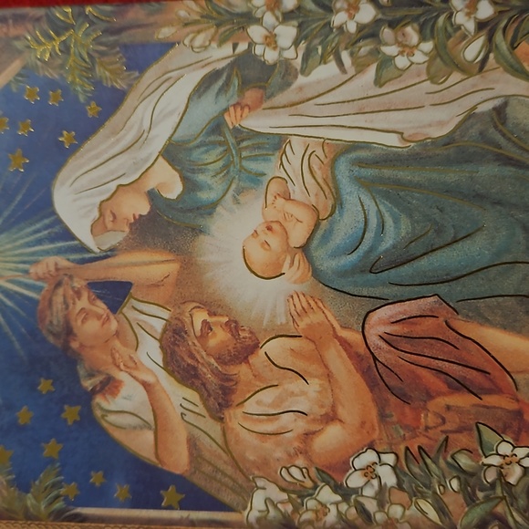 Punch Studio Christmas themed manger scene keepsakes faux book box gilded - Picture 10 of 10